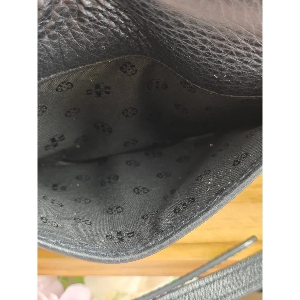 Tory Burch Thea Crossbody Wallet Bag Black Pebbled Leather Gold Hardware